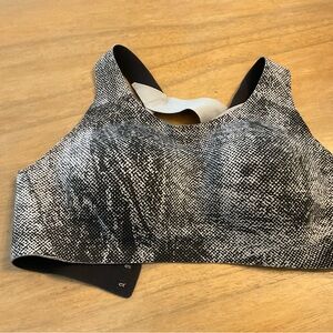 Lululemon Enlite Bra 32D